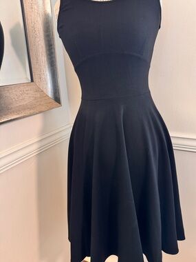 LaVia Classic Black Sleeveless Midi Fit-and-Flare Dress | Size 38 (Italian)